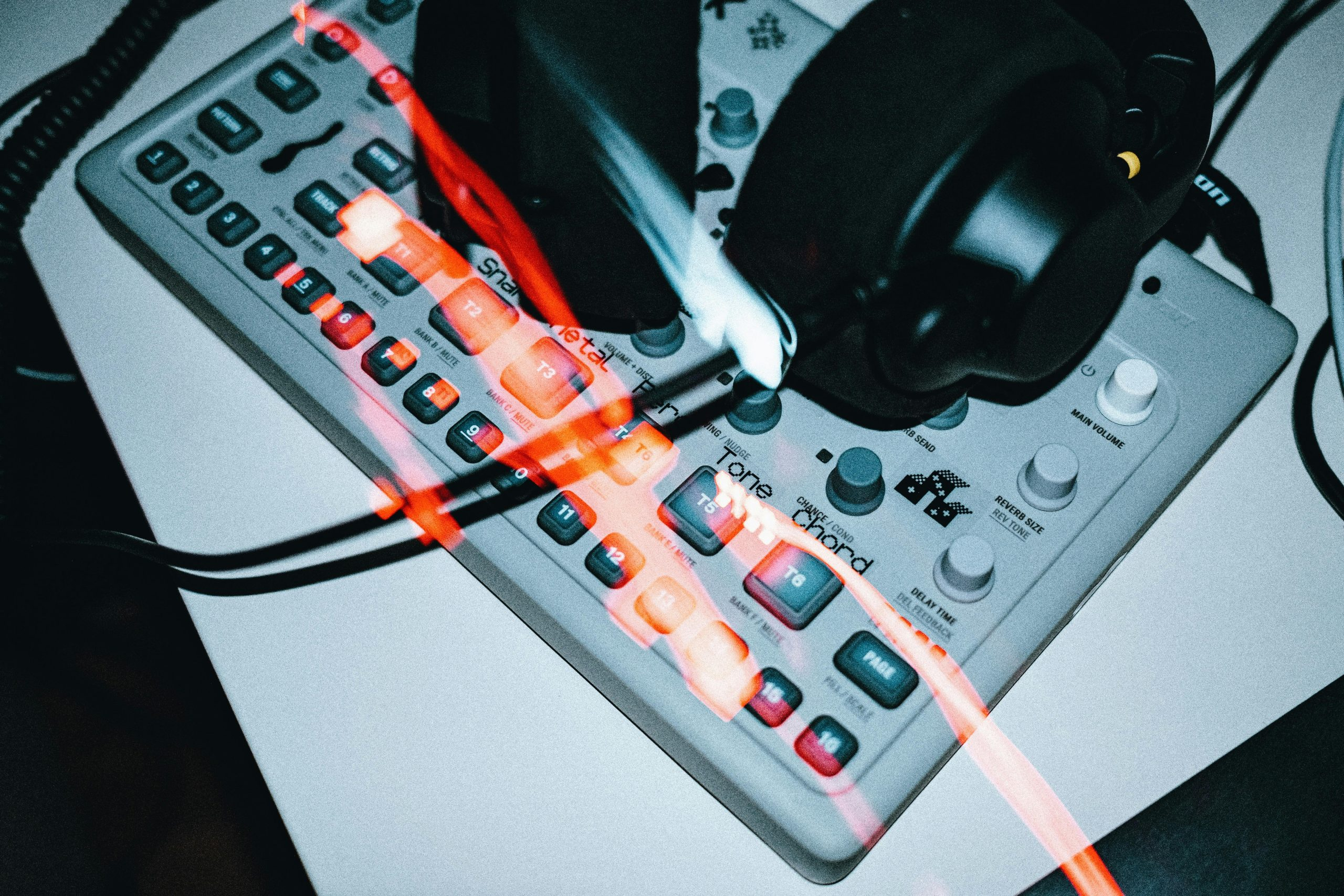 Understanding the Differences Between Analog and Digital Sound