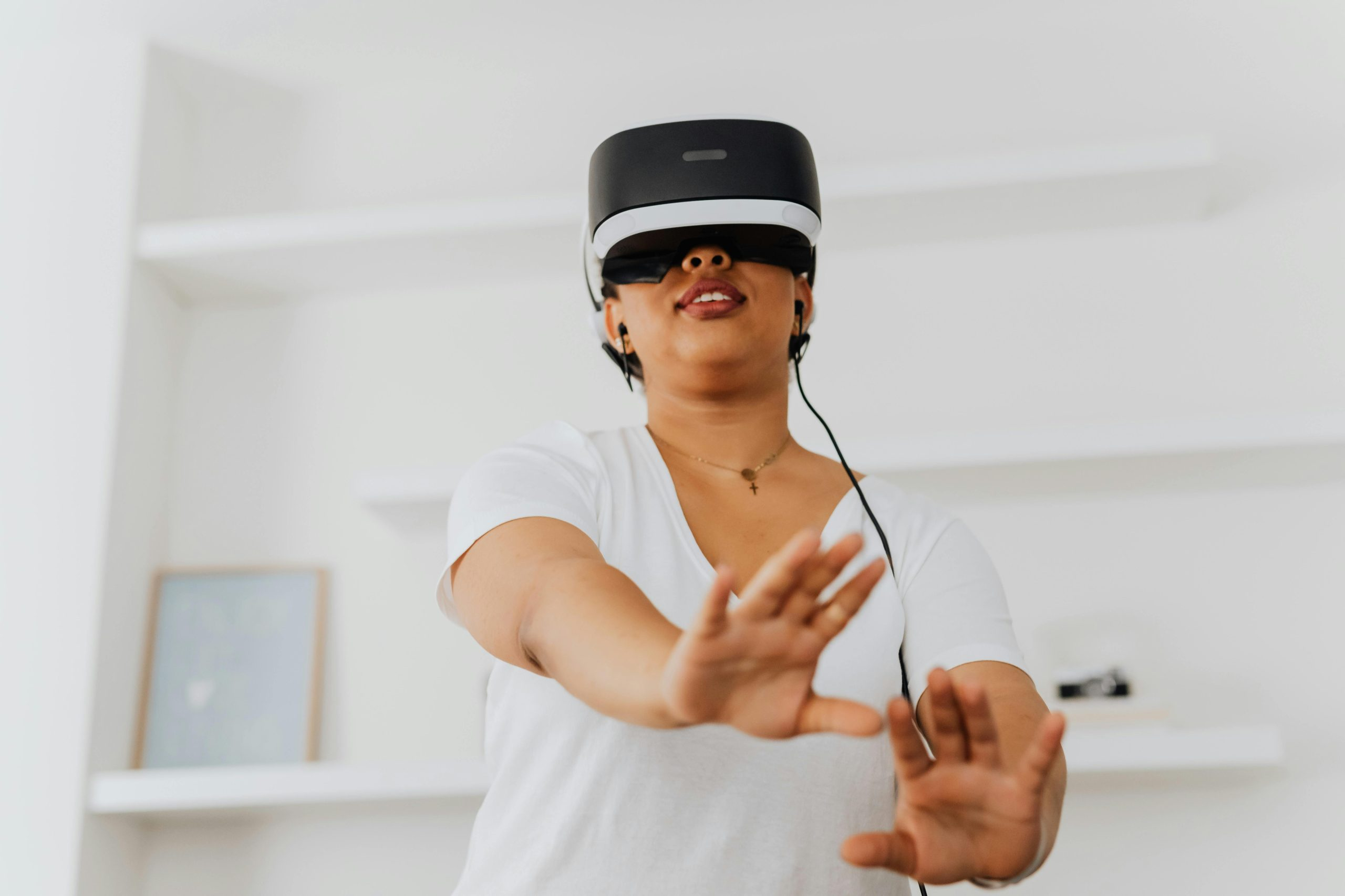 How Virtual Reality Is Changing The Future Of Online Shopping