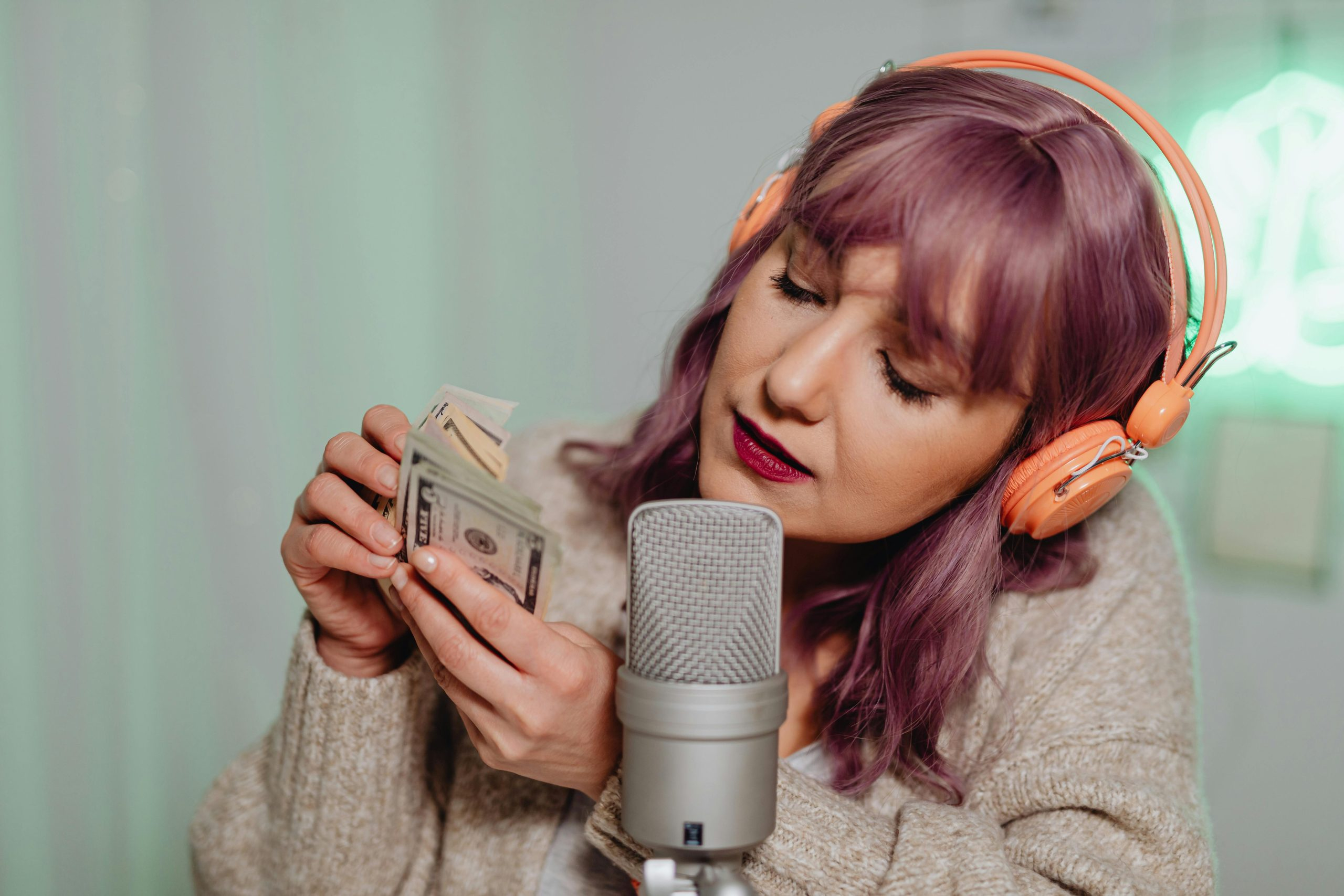 The Rise of Podcasting: Utilizing Music and Sound Effects