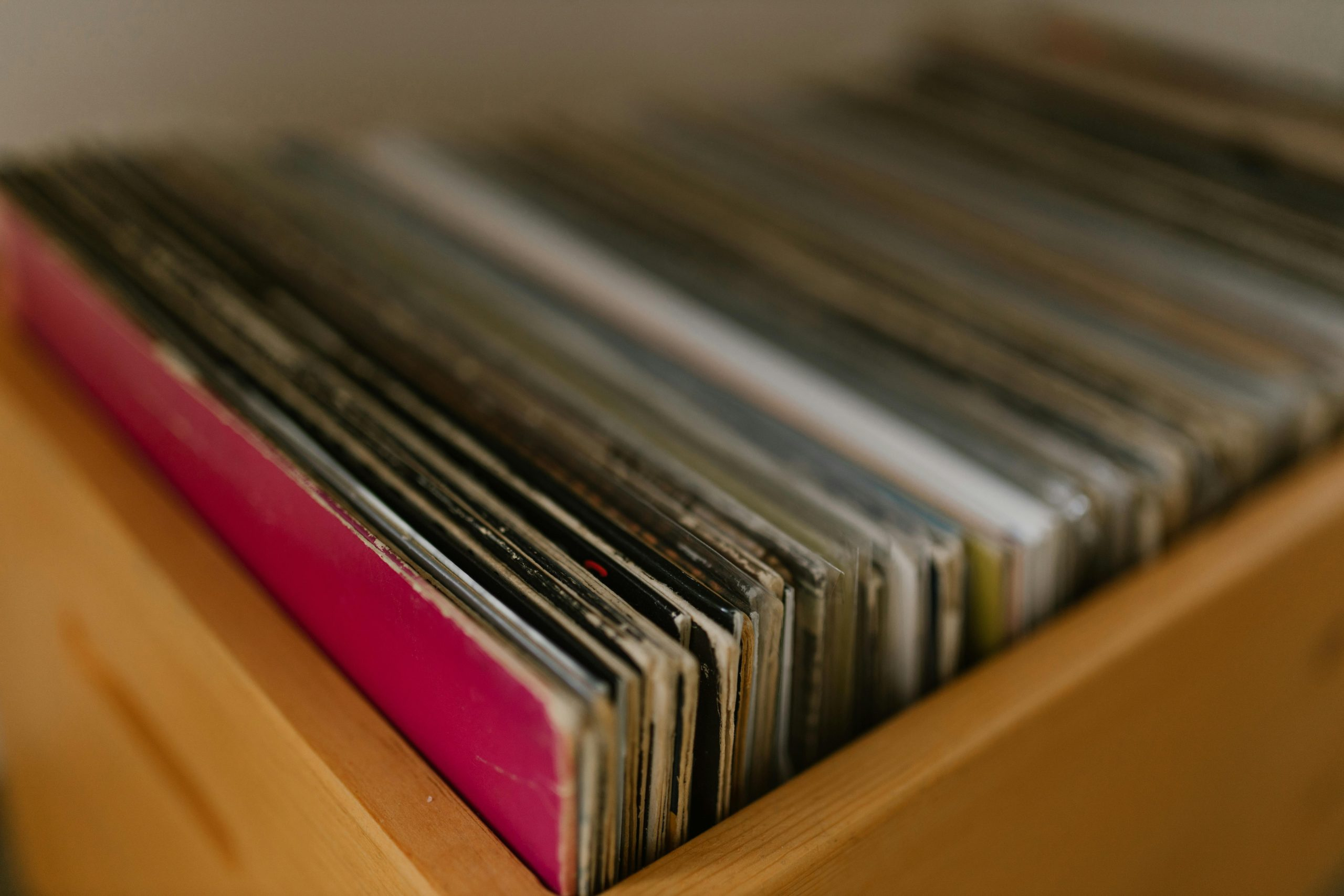The Impact of Vinyl Records on Modern Music Consumption